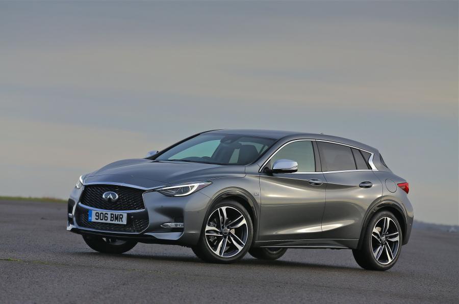  Infiniti Q30S 2.2d AWD 2016 года  (UK) (фото 6 из 25)